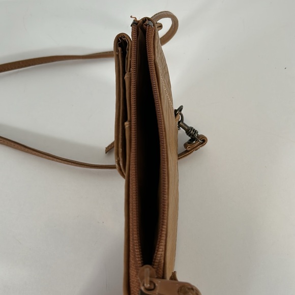 Via Moda Small Crossbody Clutch Festival Pouch Zipper Pockets Brass Spin Closure - Picture 7 of 12